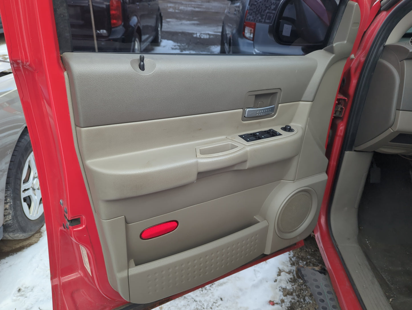 2006 Dodge Durango Front Left Driver Interior Door Panel Trim 1379676 - Oemusedautoparts1.com