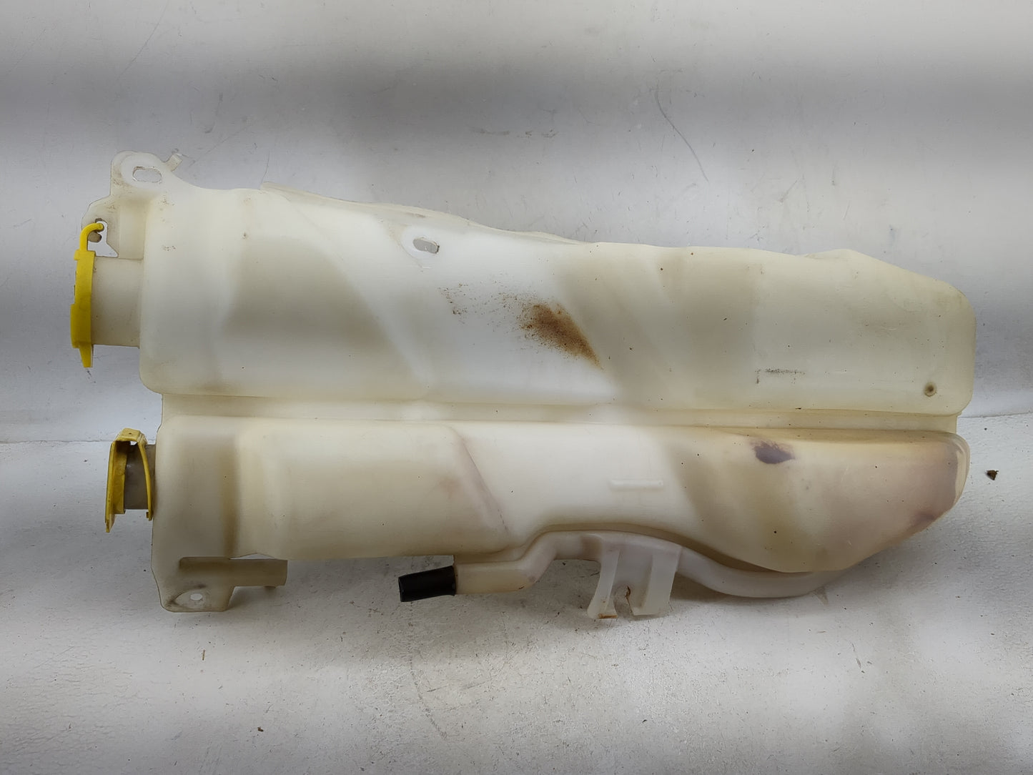 2004-2006 Dodge Durango Windshield Washer Fluid Reservoir Bottle 1482177 - Oemusedautoparts1.com