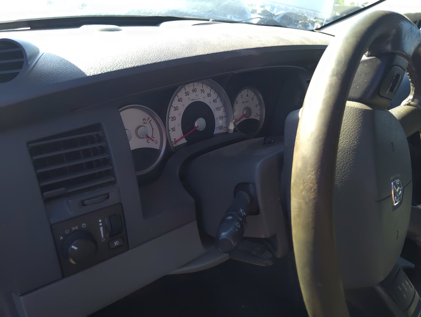 2006 Dodge Durango Instrument Cluster Speedometer Gauges Miles:247K Fits OEM Used Auto Parts - Oemusedautoparts1.com