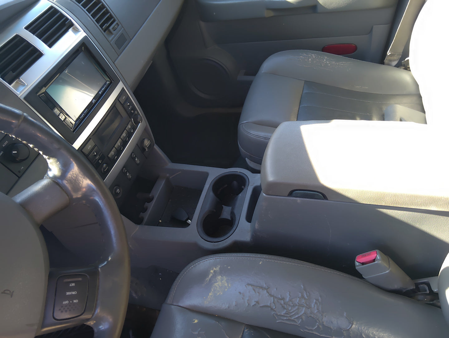 2004-2006 Dodge Durango Center Floor Console Fits Fits 2004 2005 2006 OEM Used Auto Parts - Oemusedautoparts1.com