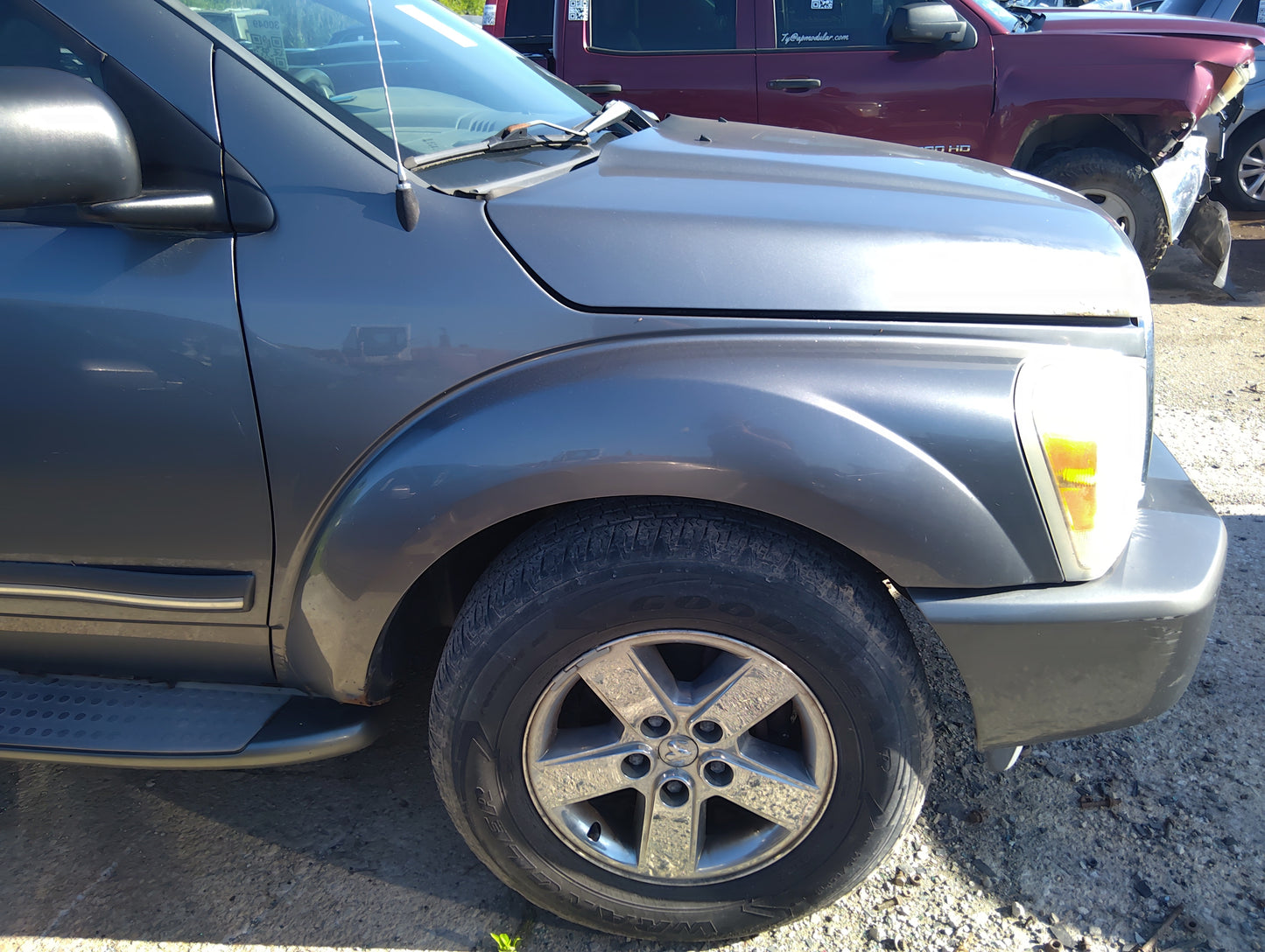 2004-2006 Dodge Durango Passenger Fender 5038654 - Oemusedautoparts1.com