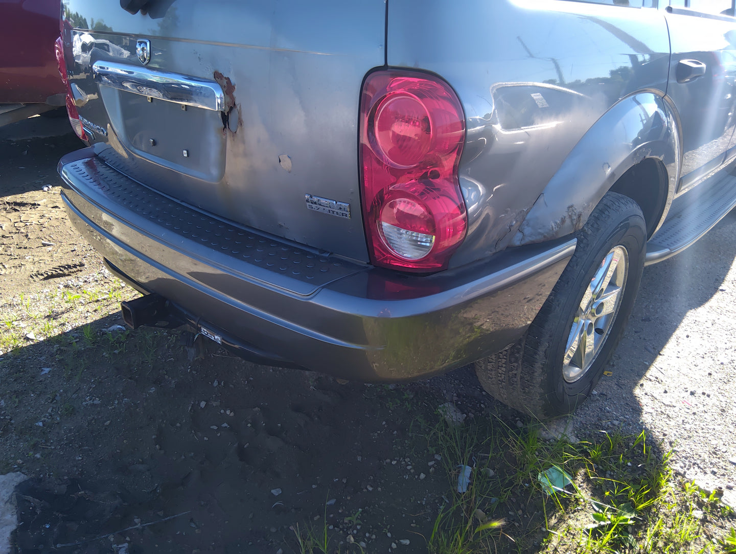 2004-2006 Dodge Durango Rear Bumper Assembly Oem 5038658 - Oemusedautoparts1.com