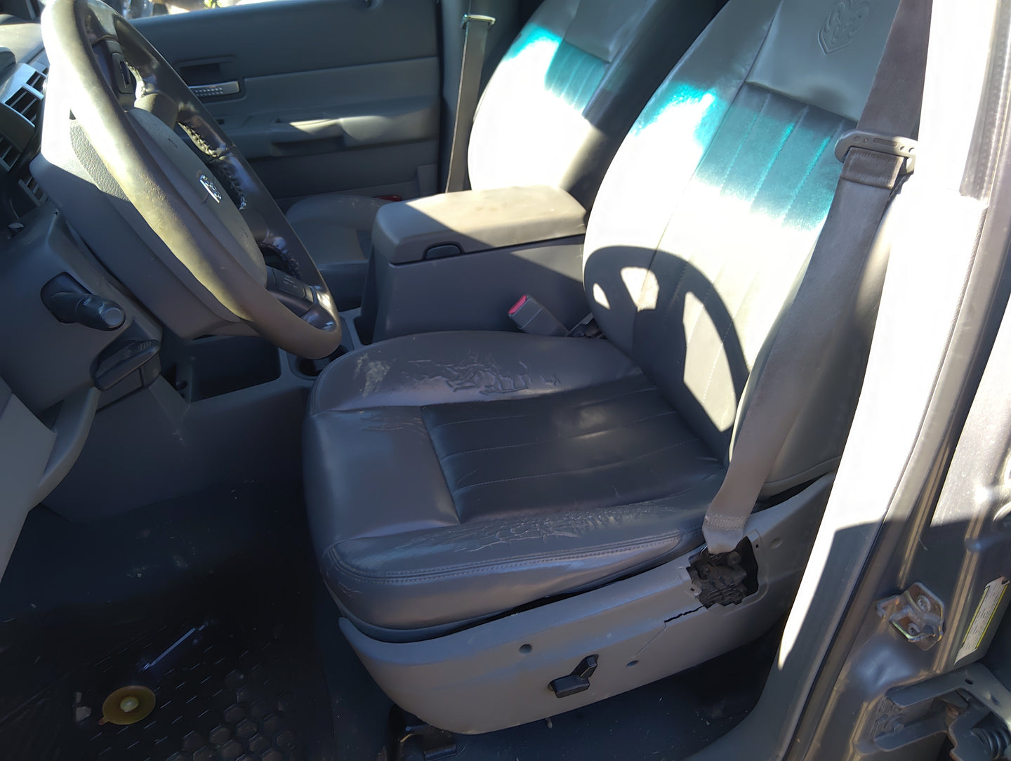 2004-2006 Dodge Durango Driver Front Seat Oem 5038662 - Oemusedautoparts1.com