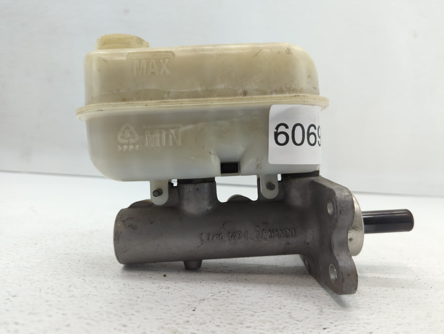 2006-2006 Dodge Durango Brake Master Cylinder - Oemusedautoparts1.com