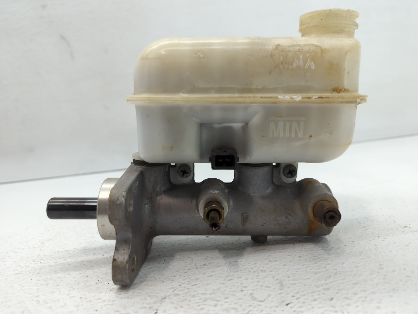 2006-2006 Dodge Durango Brake Master Cylinder - Oemusedautoparts1.com
