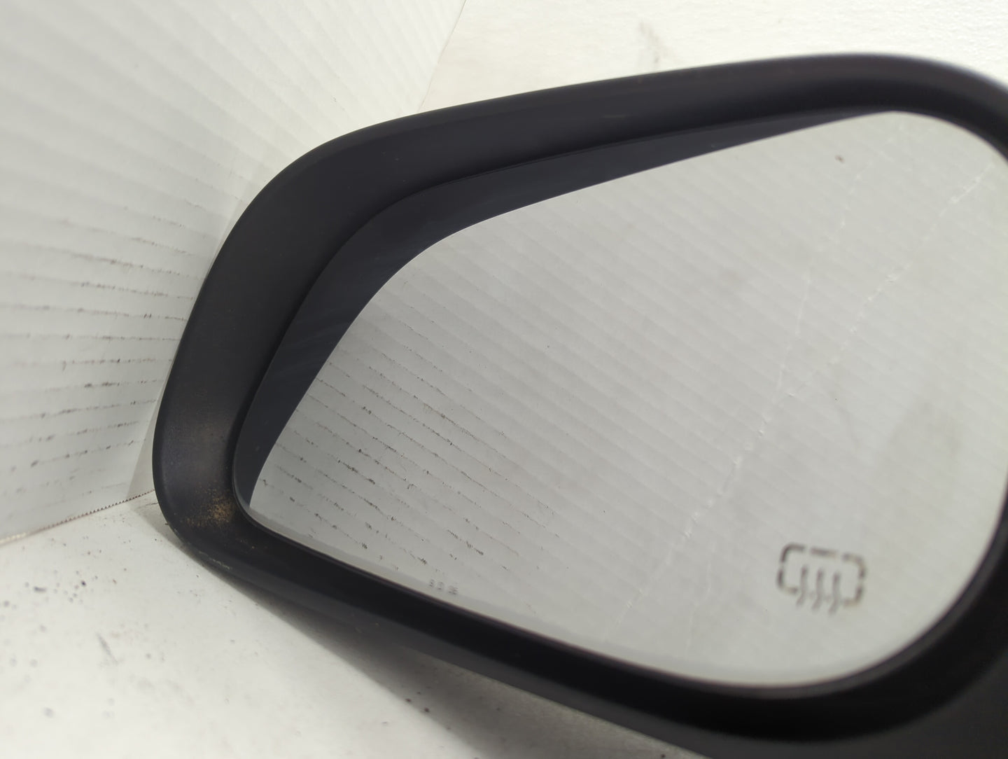 2004-2009 Dodge Durango Driver Side View Mirror - Left Door Mirror OEM Used - Oemusedautoparts1.com