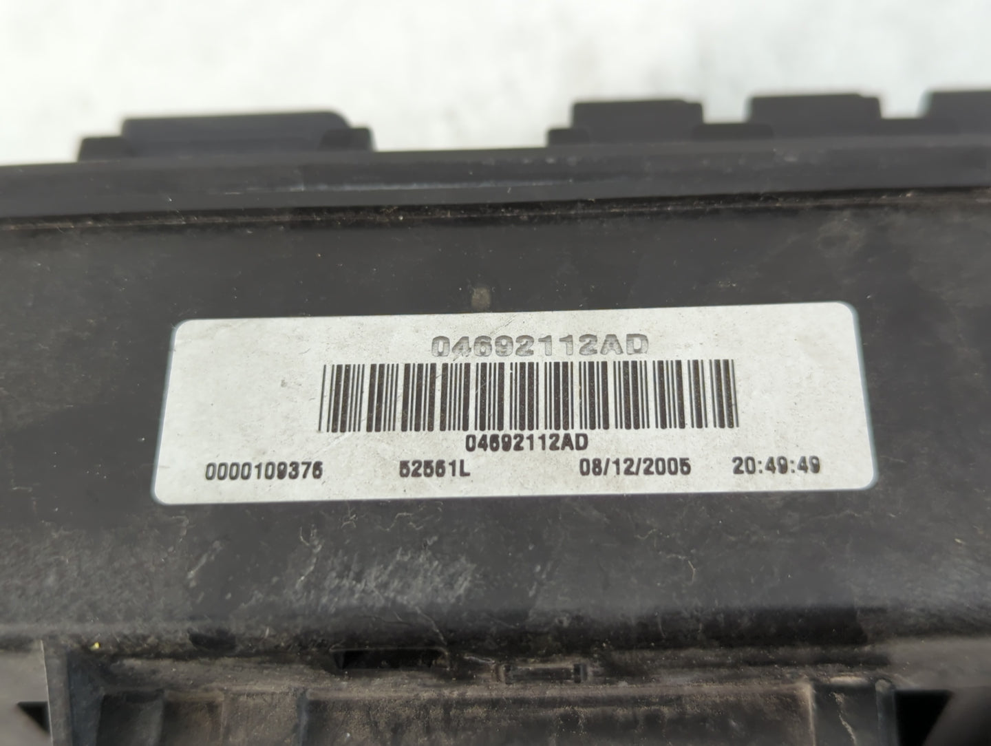 2004-2006 Dodge Durango Fusebox Fuse Box Panel Relay Module P/N:04692112AD Fits Fits 2004 2005 2006 OEM Used Auto Parts - Oe