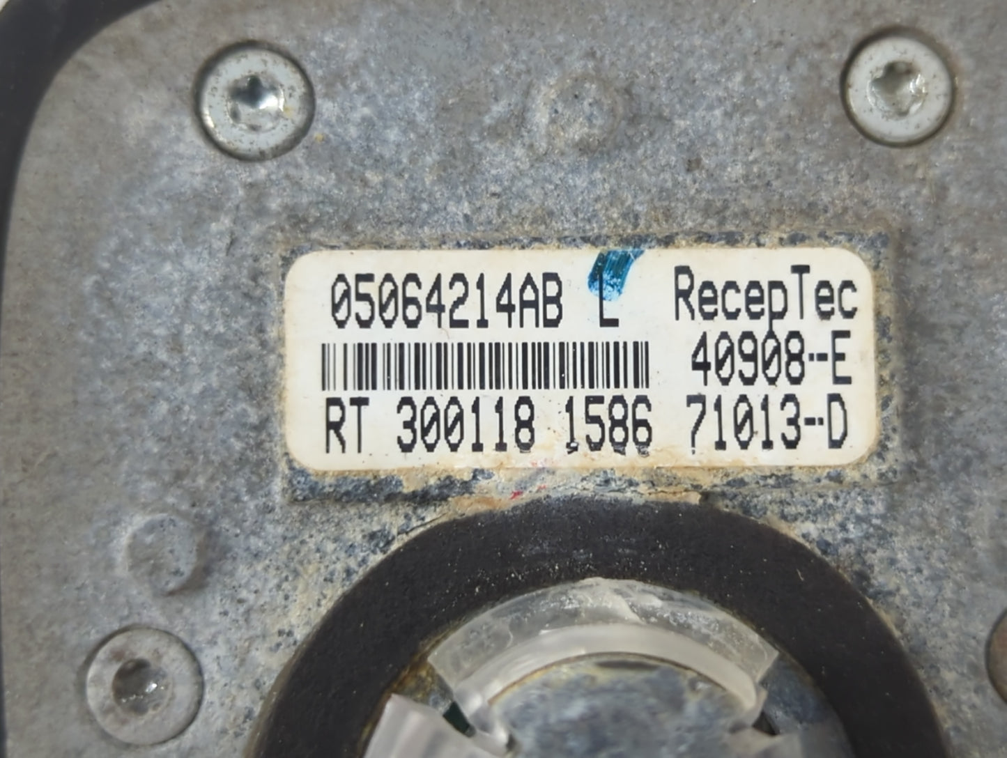 2006 Dodge Durango Radio Antenna Mast - Oemusedautoparts1.com