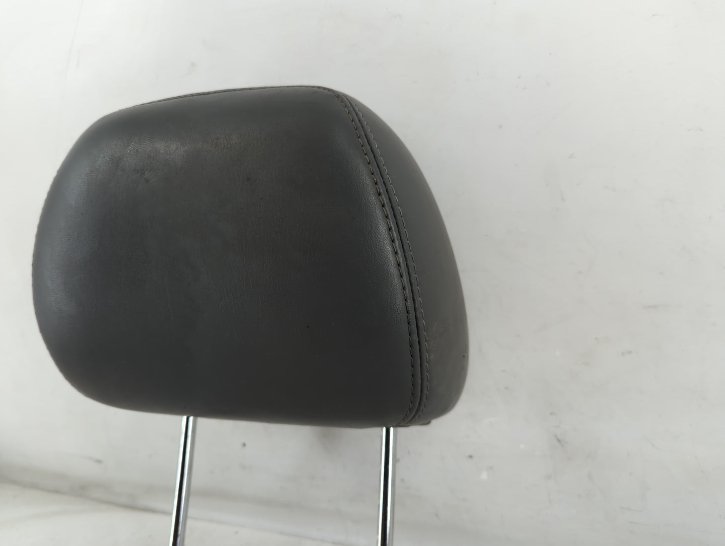 2006 Dodge Durango Headrest Head Rest Front Driver Passenger Seat Fits OEM Used Auto Parts - Oemusedautoparts1.com