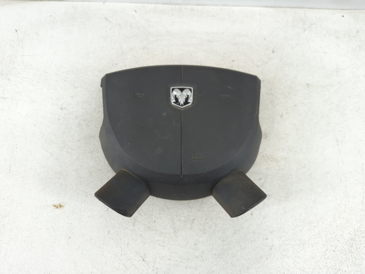 2005-2006 Dodge Durango Air Bag Driver Left Steering Wheel Mounted Fits Fits 2005 2006 OEM Used Auto Parts - Oemusedautopart