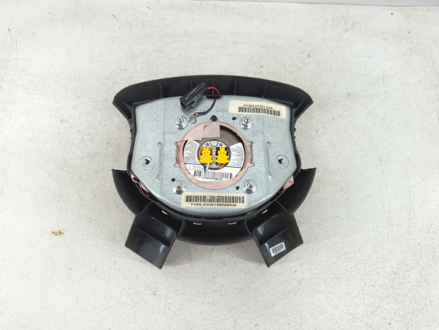 2005-2006 Dodge Durango Air Bag Driver Left Steering Wheel Mounted Fits Fits 2005 2006 OEM Used Auto Parts - Oemusedautopart