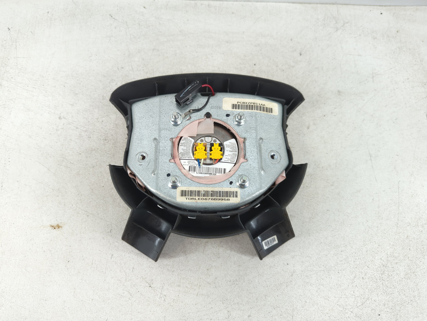 2005-2006 Dodge Durango Air Bag Driver Left Steering Wheel Mounted Fits Fits 2005 2006 OEM Used Auto Parts - Oemusedautopart