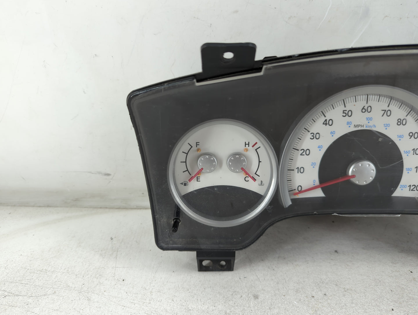 2006 Dodge Durango Instrument Cluster Speedometer Gauges Fits OEM Used Auto Parts - Oemusedautoparts1.com