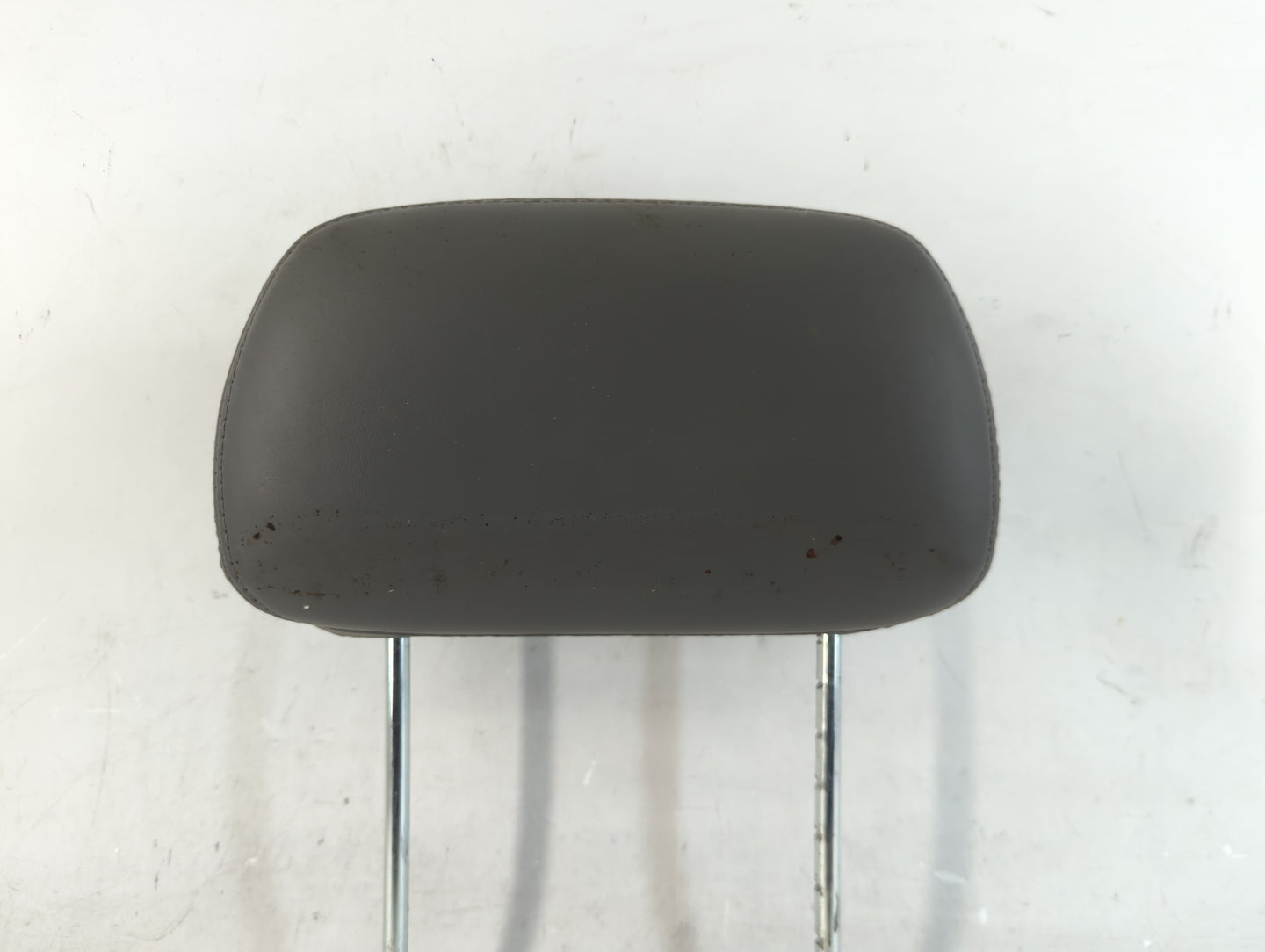2006 Dodge Durango Headrest Head Rest Rear Center Seat Fits OEM Used Auto Parts - Oemusedautoparts1.com
