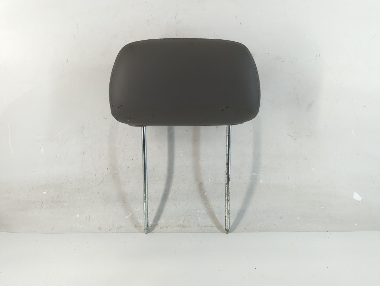 2006 Dodge Durango Headrest Head Rest Rear Center Seat Fits OEM Used Auto Parts - Oemusedautoparts1.com