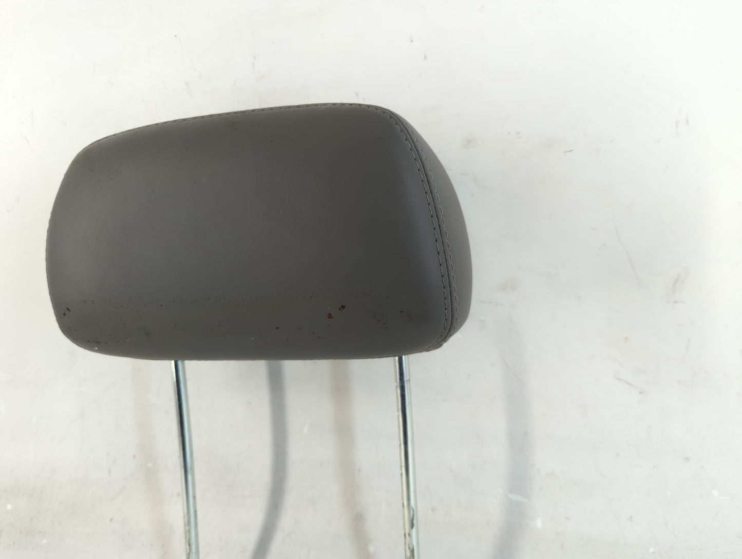 2006 Dodge Durango Headrest Head Rest Rear Center Seat Fits OEM Used Auto Parts - Oemusedautoparts1.com