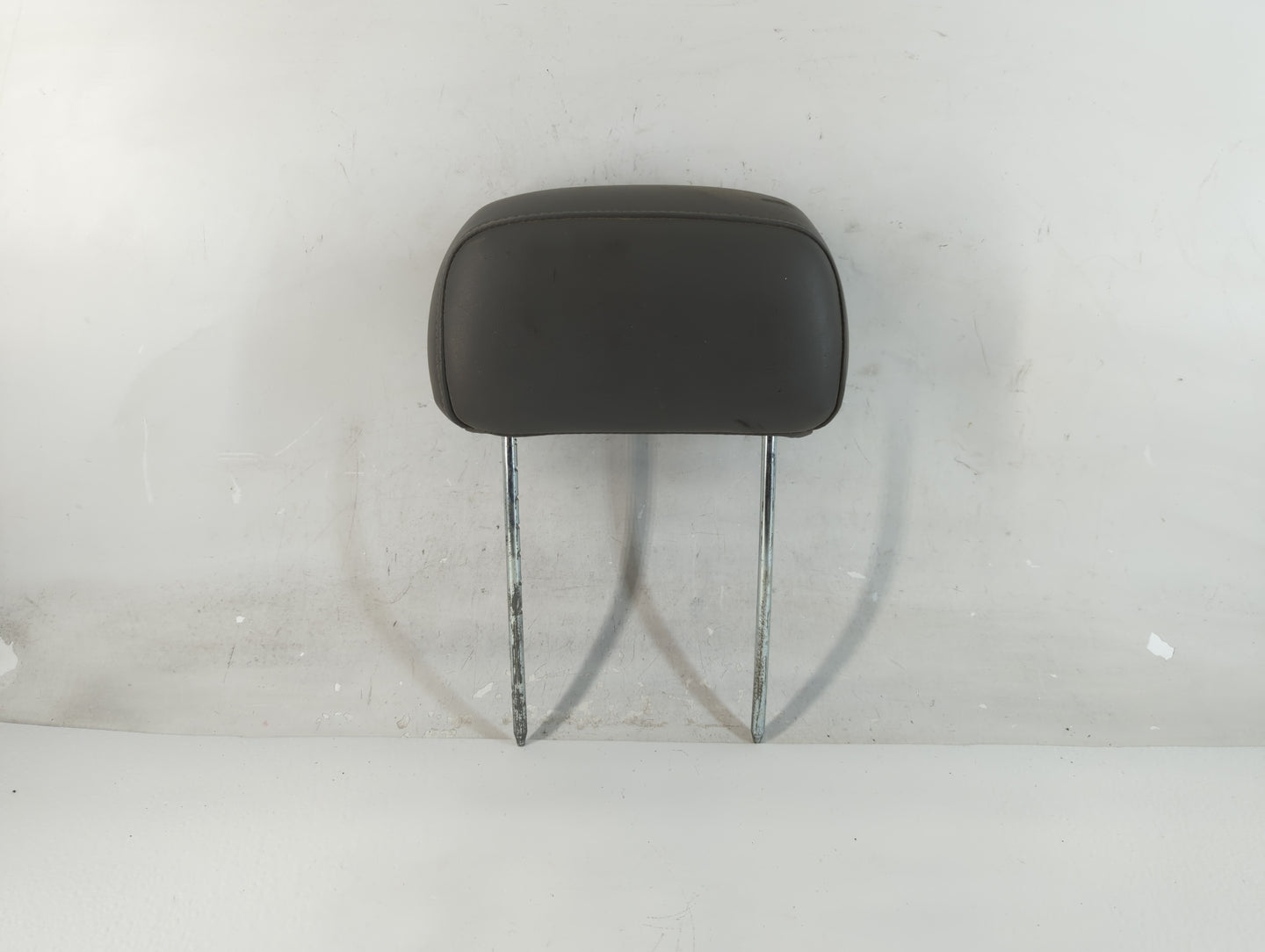 2006 Dodge Durango Headrest Head Rest Rear Center Seat Fits OEM Used Auto Parts - Oemusedautoparts1.com