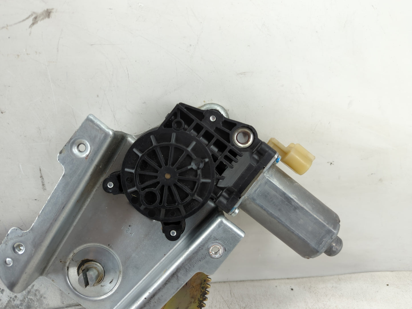 2004-2006 Dodge Durango Used Window Regulator Passenger Front 940060 - Oemusedautoparts1.com