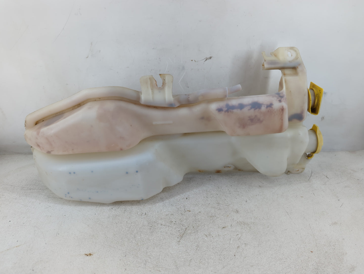 2004-2006 Dodge Durango Windshield Washer Fluid Reservoir Bottle Oem - Oemusedautoparts1.com