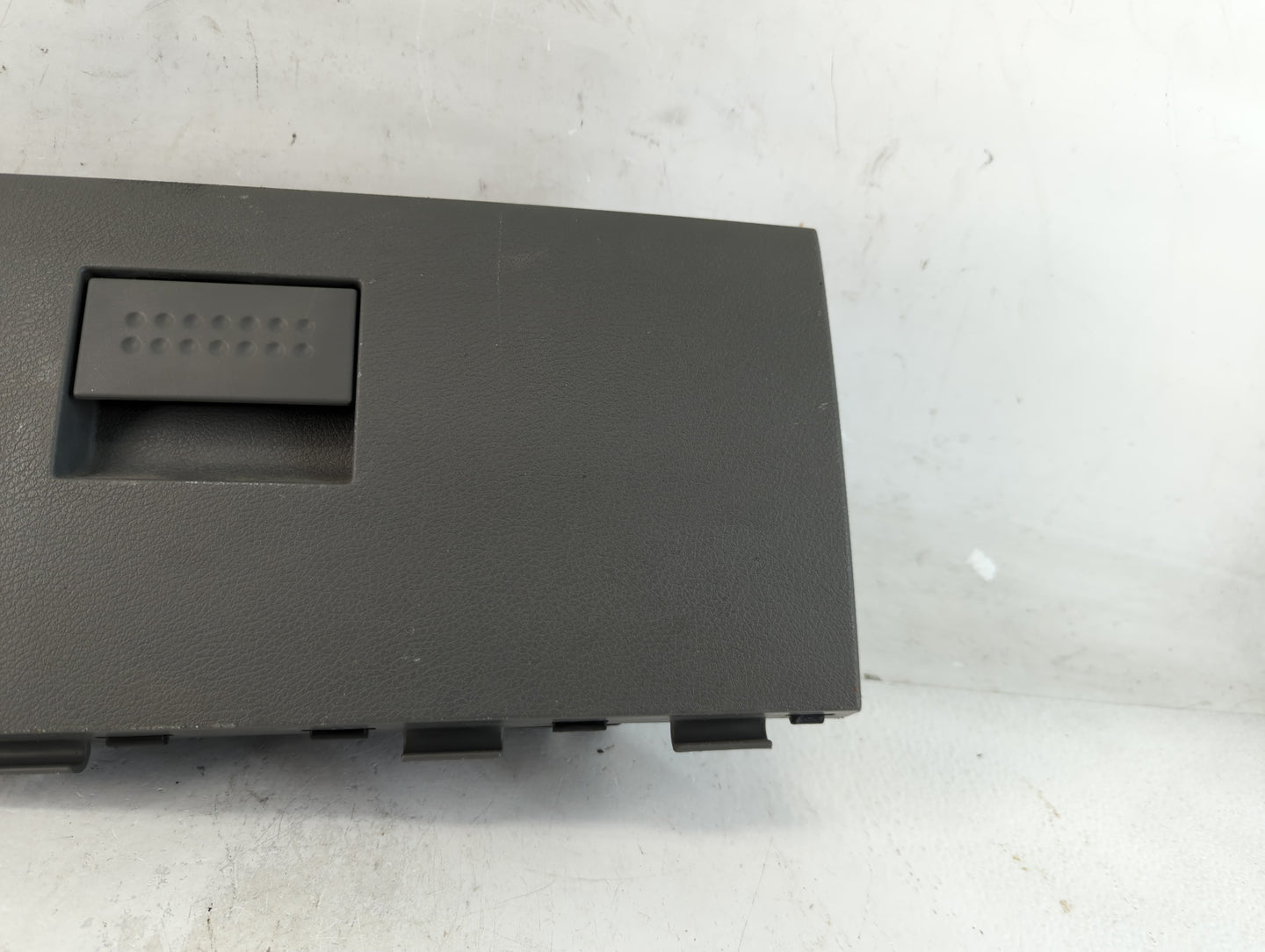 2006 Dodge Durango Passenger Glove Box Door Storage Compartment - Oemusedautoparts1.com