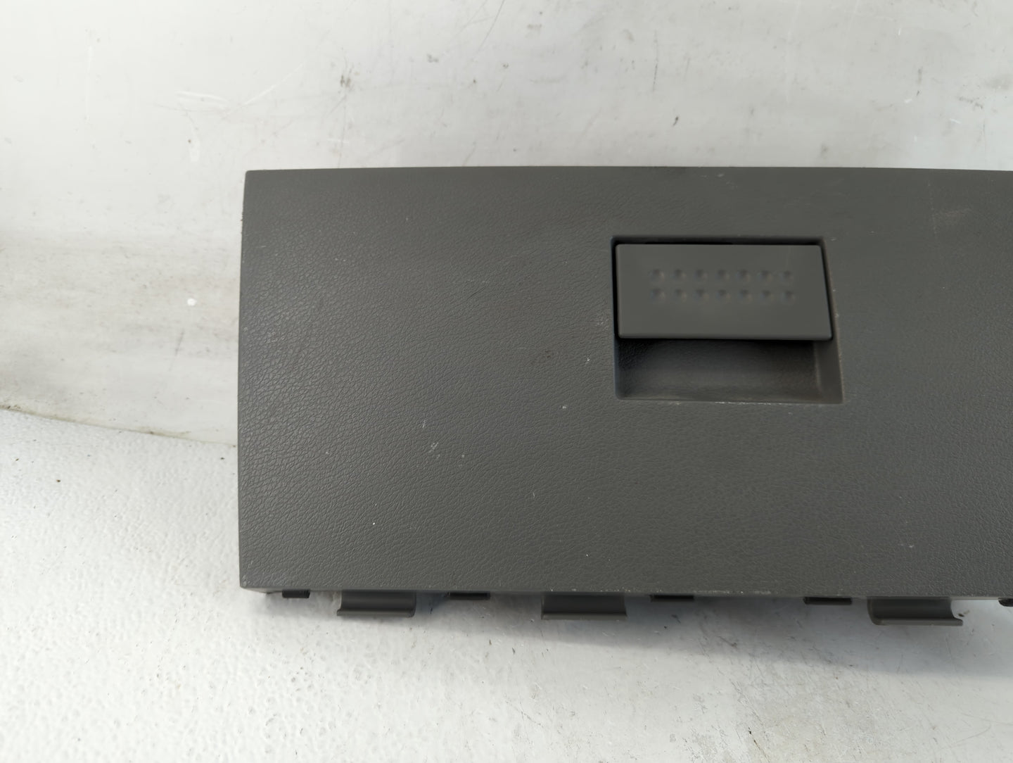 2006 Dodge Durango Passenger Glove Box Door Storage Compartment - Oemusedautoparts1.com