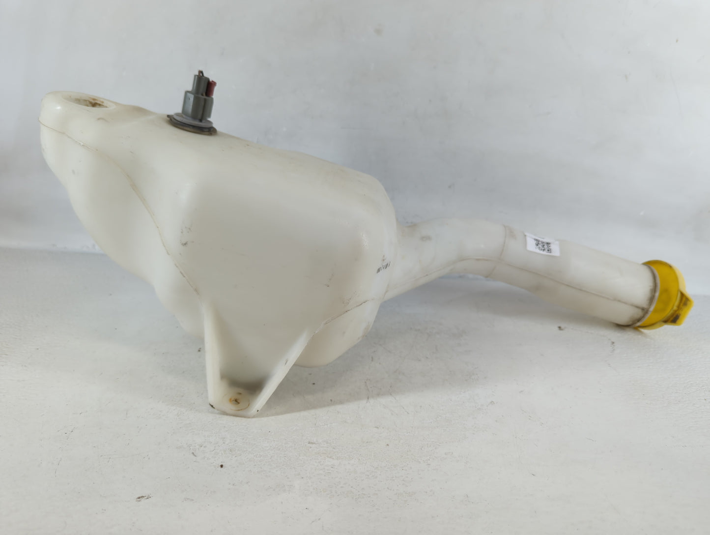 2005-2008 Dodge Magnum Windshield Washer Fluid Reservoir Bottle Oem - Oemusedautoparts1.com