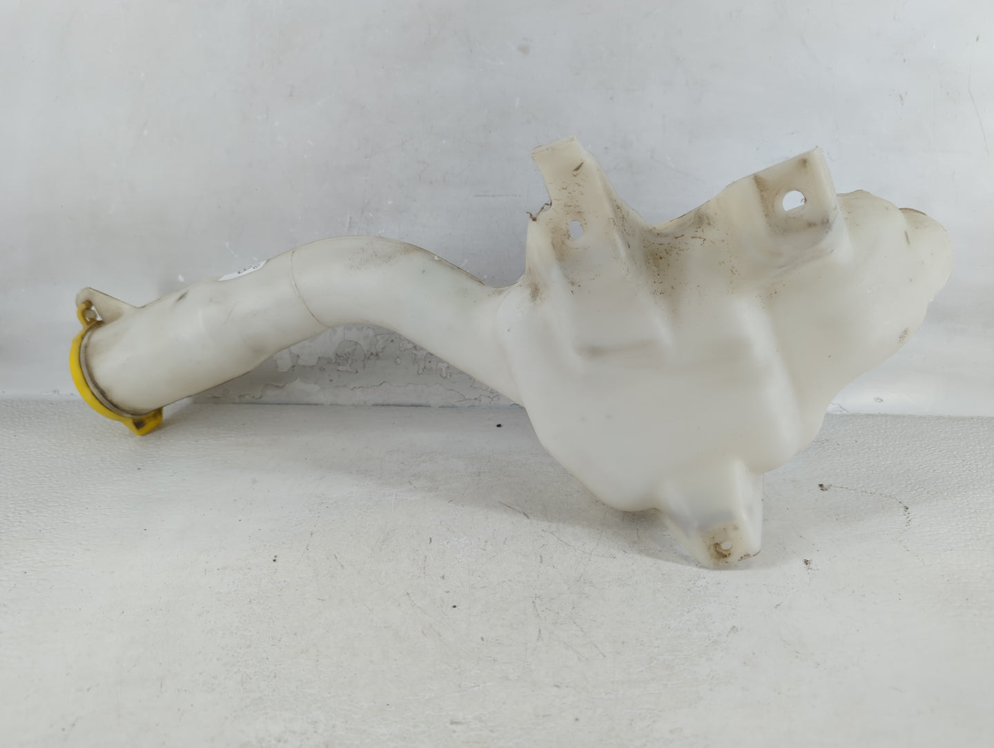 2005-2008 Dodge Magnum Windshield Washer Fluid Reservoir Bottle Oem - Oemusedautoparts1.com