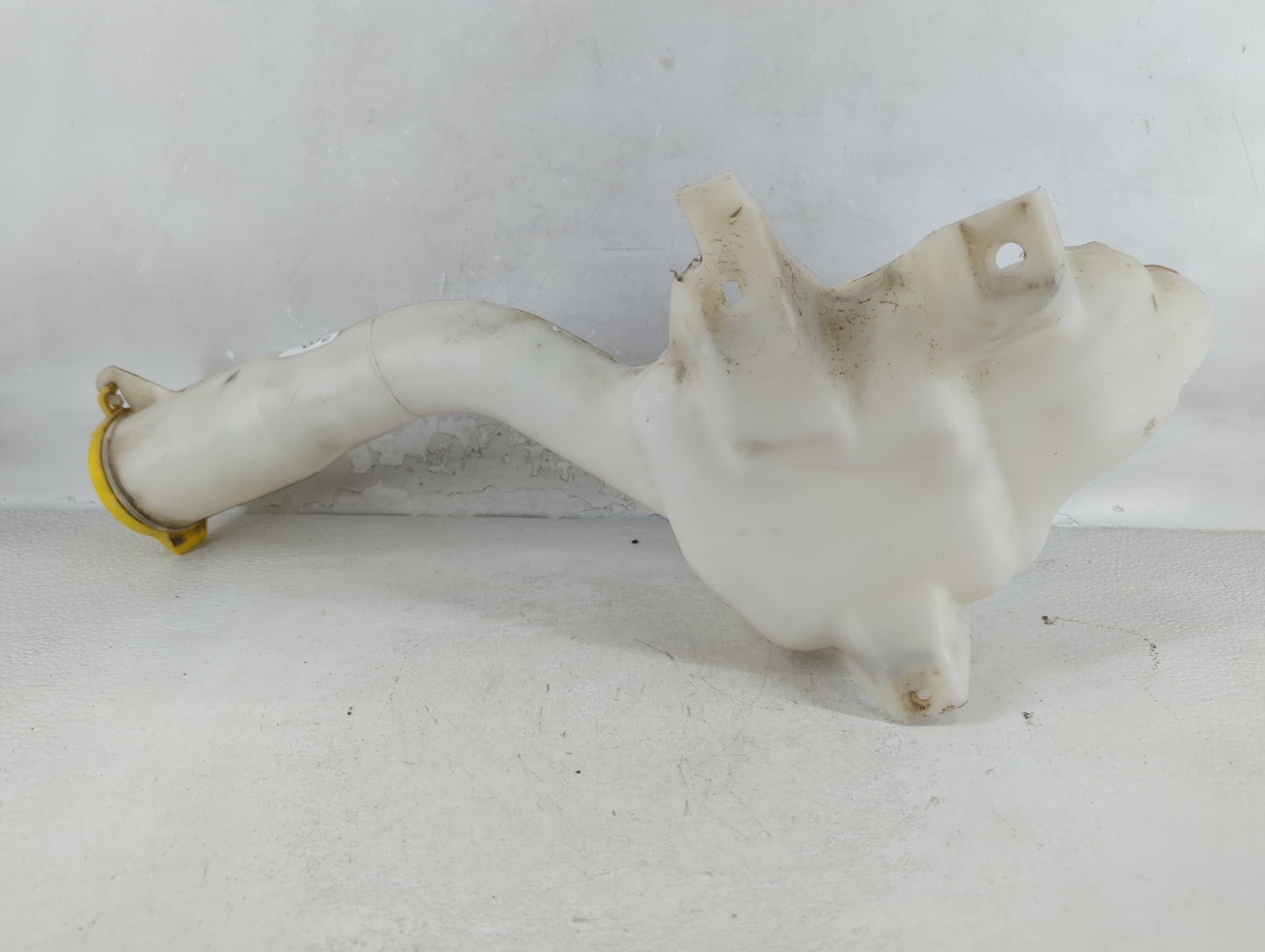 2005-2008 Dodge Magnum Windshield Washer Fluid Reservoir Bottle Oem - Oemusedautoparts1.com