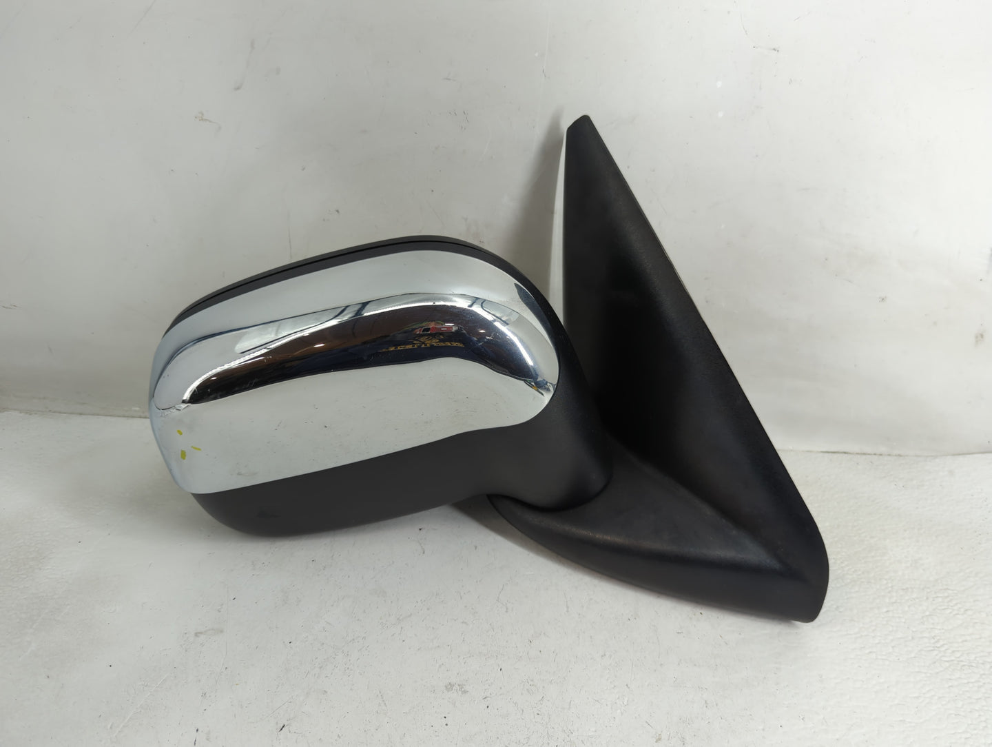 2002-2008 Dodge Ram 1500 Passenger Side View Mirror - Right Door Mirror OEM Used - Oemusedautoparts1.com