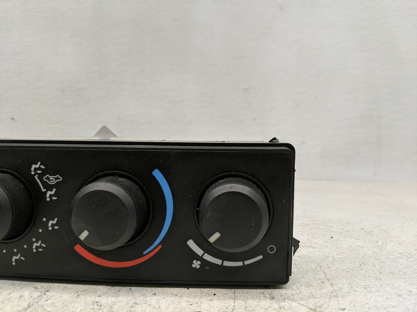 2006-2007 Dodge Ram 1500 Climate Control Module Temperature AC/Heater Replacement P/N:P55056755AB Fits Fits 2006 2007 2008 O
