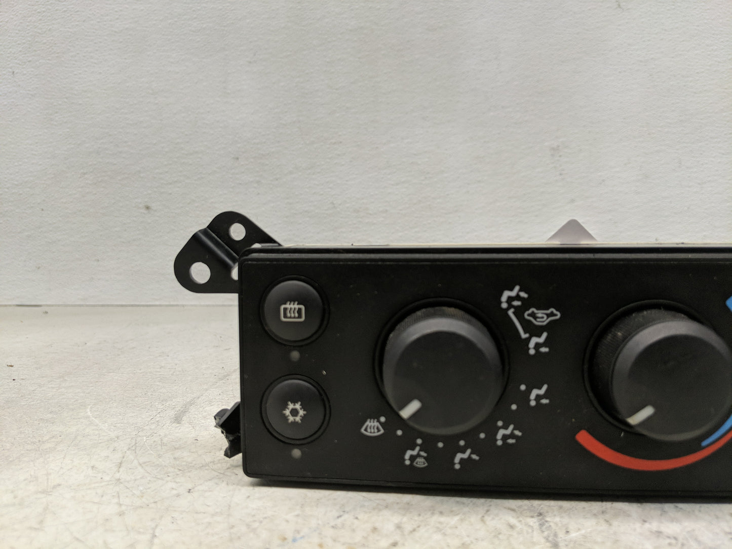 2006-2007 Dodge Ram 1500 Climate Control Module Temperature AC/Heater Replacement P/N:P55056755AB Fits Fits 2006 2007 2008 O