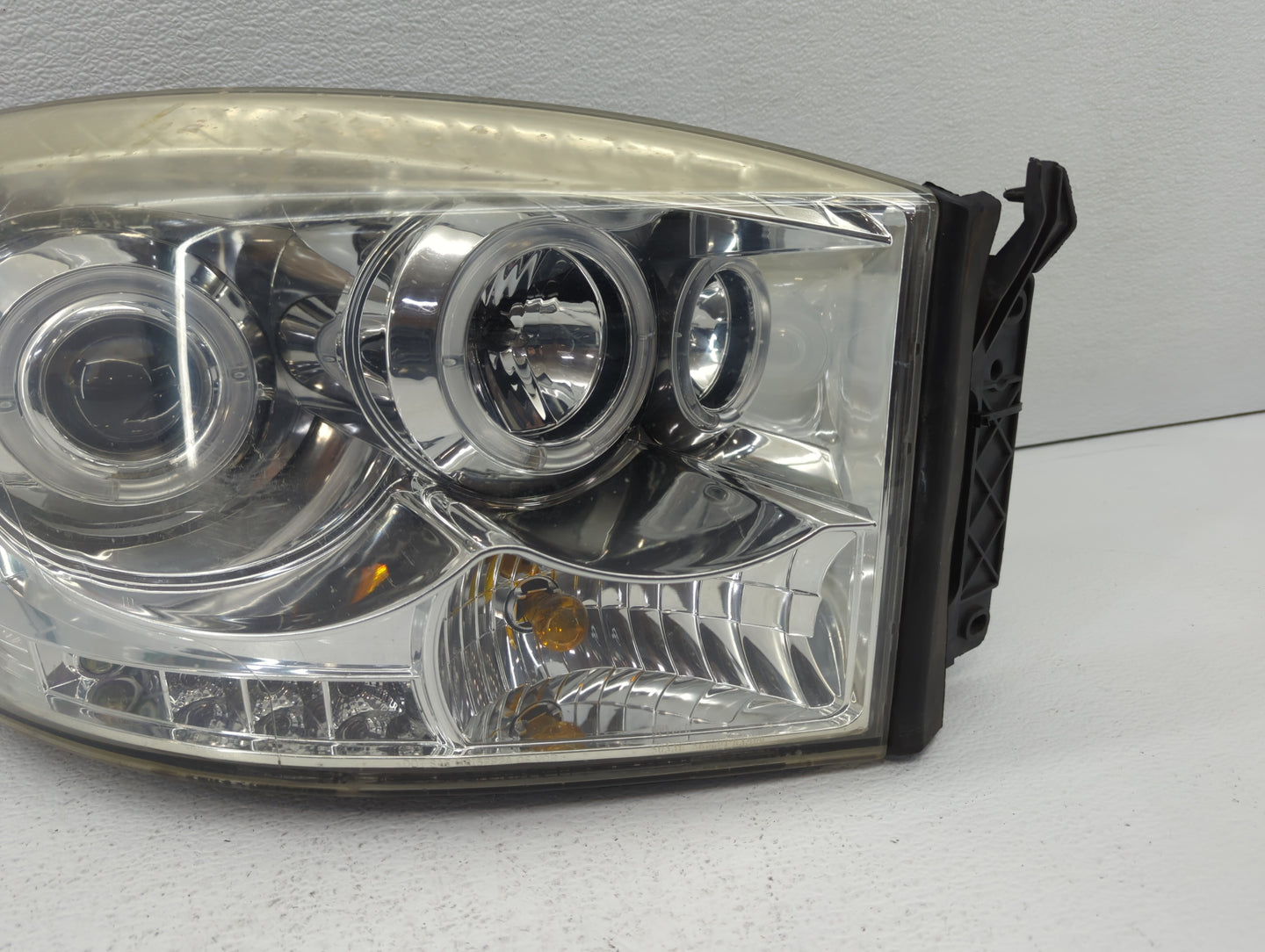 2006-2006 Dodge Ram 1500 Passenger Right Oem Head Light Headlight Lamp - Oemusedautoparts1.com