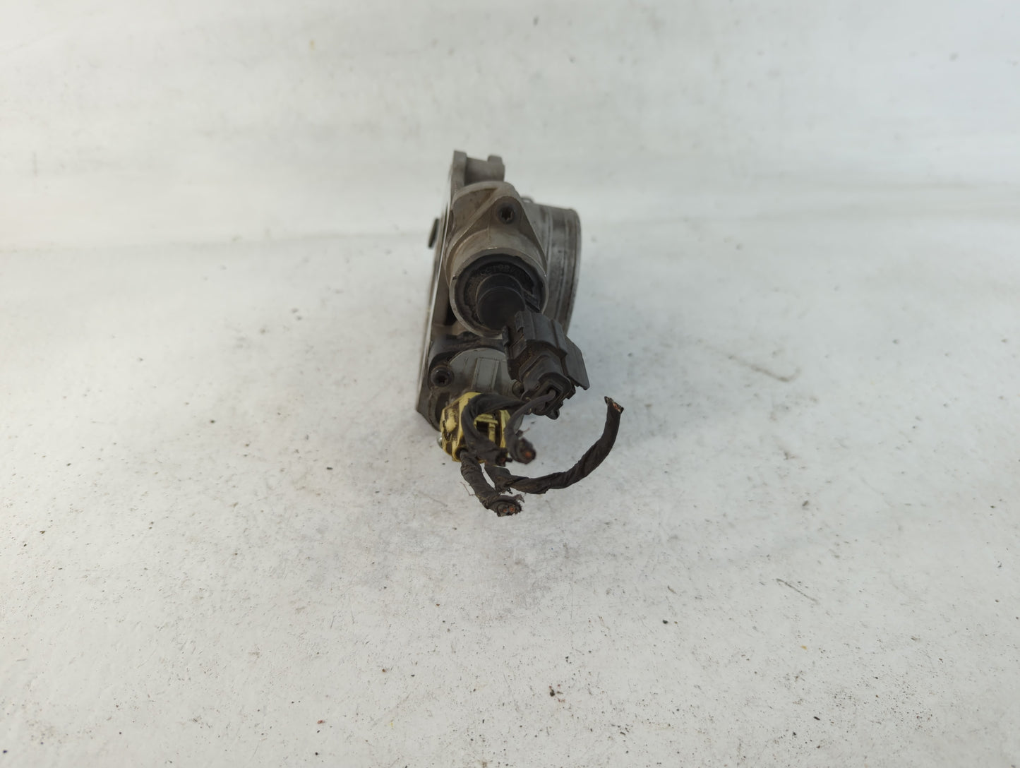 2005-2006 Dodge Ram 1500 Throttle Body P/N:1604 1544CHM 53032119AF Fits Fits 2005 2006 OEM Used Auto Parts - Oemusedautopart