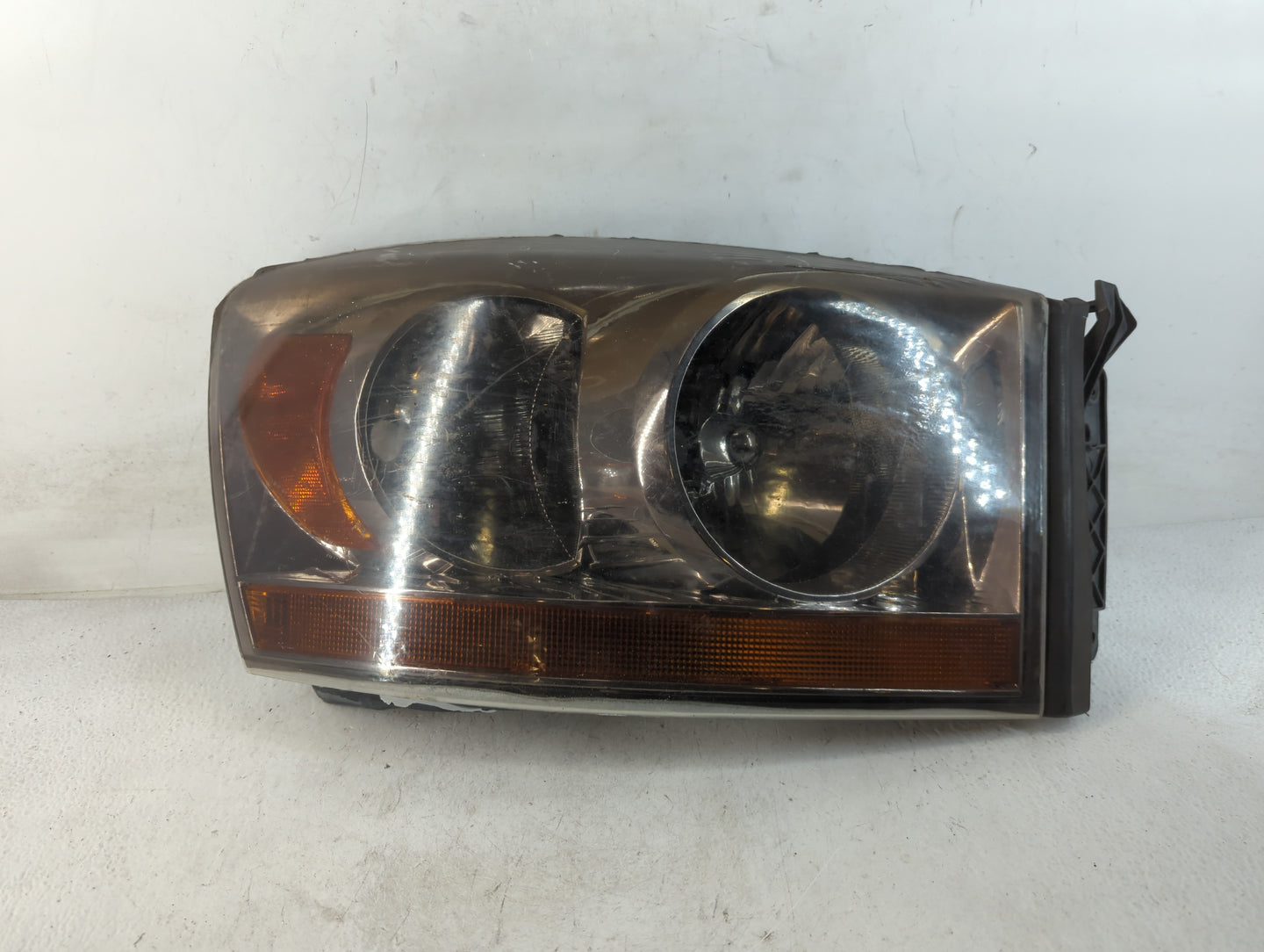 2006-2006 Dodge Ram 1500 Passenger Right Oem Head Light Headlight Lamp - Oemusedautoparts1.com