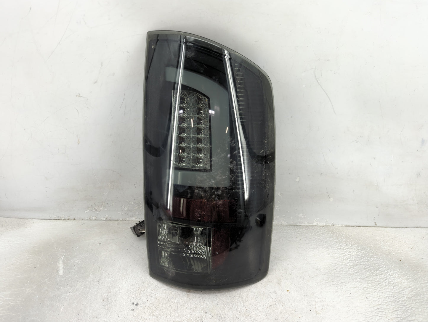 2003-2006 Dodge Ram 2500 Tail Light Assembly Driver Left OEM P/N:12V 3157 Fits Fits 2002 2003 2004 2005 2006 OEM Used Auto P