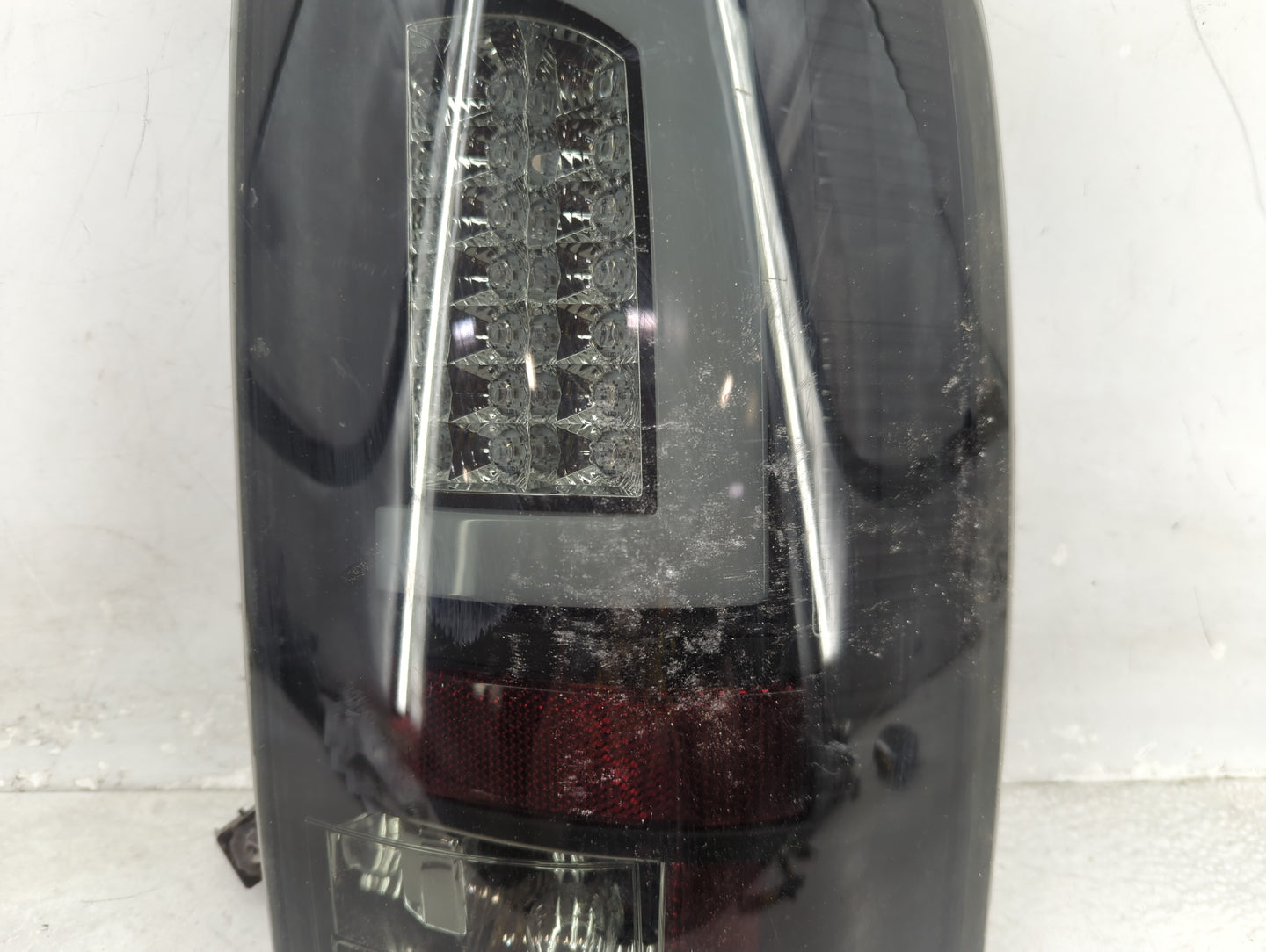 2003-2006 Dodge Ram 2500 Tail Light Assembly Driver Left OEM P/N:12V 3157 Fits Fits 2002 2003 2004 2005 2006 OEM Used Auto P