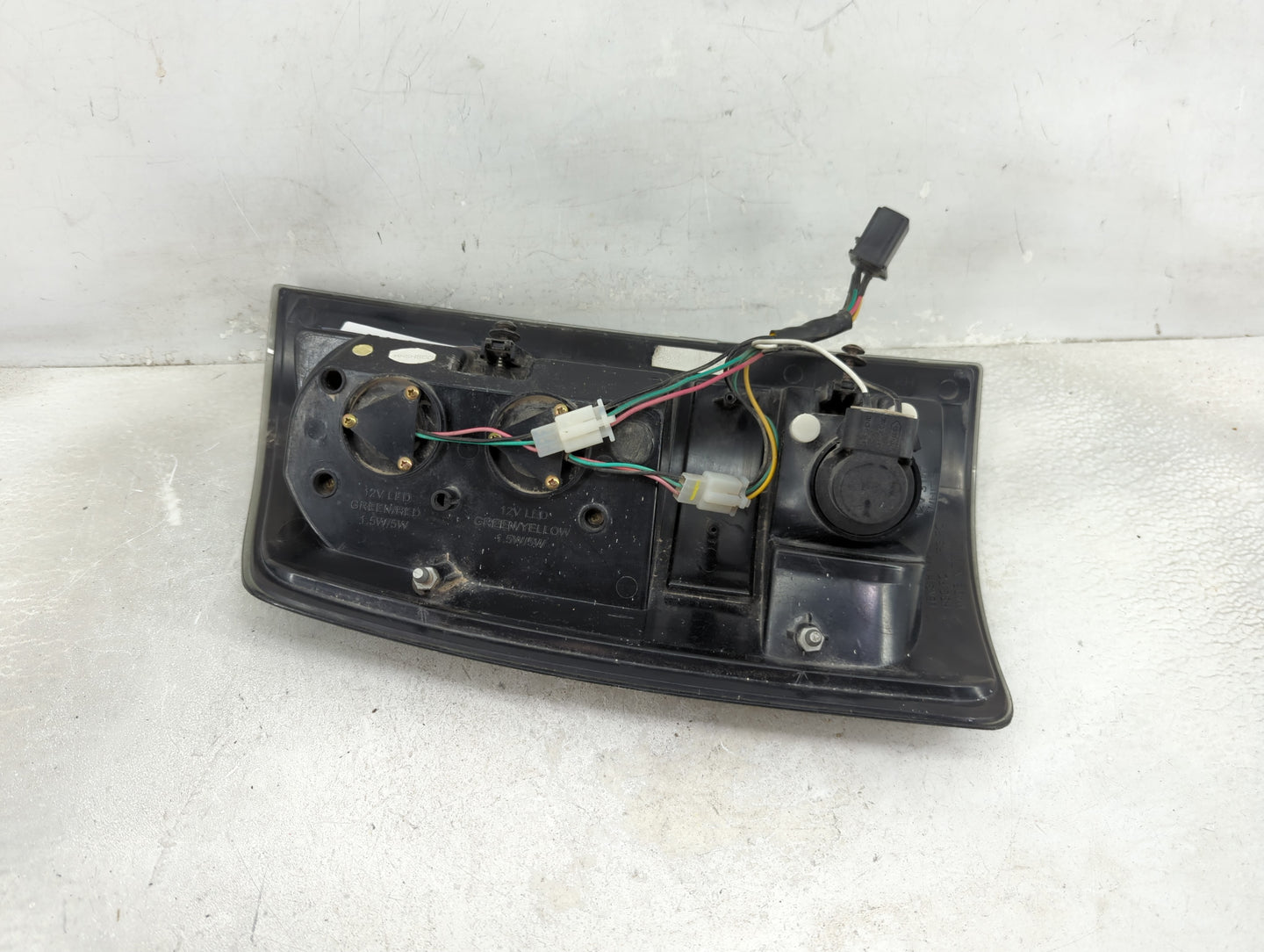 2003-2006 Dodge Ram 2500 Tail Light Assembly Driver Left OEM P/N:12V 3157 Fits Fits 2002 2003 2004 2005 2006 OEM Used Auto P