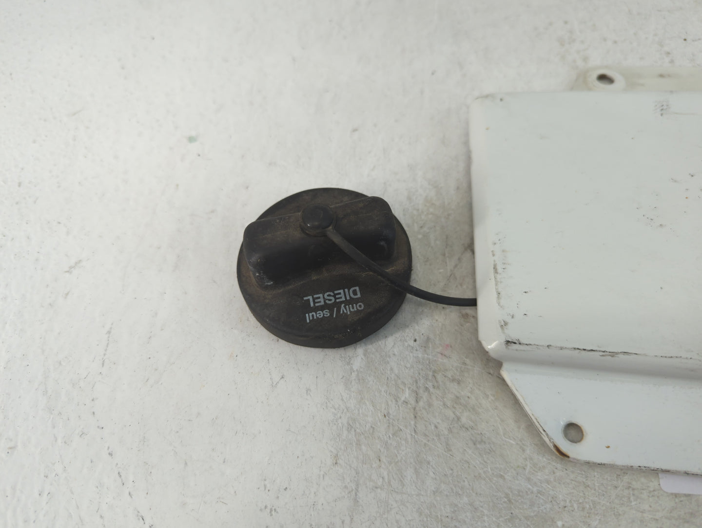 2006 Dodge Sprinter 2500 Fuel Tank Door Lid Gas Tank - Oemusedautoparts1.com