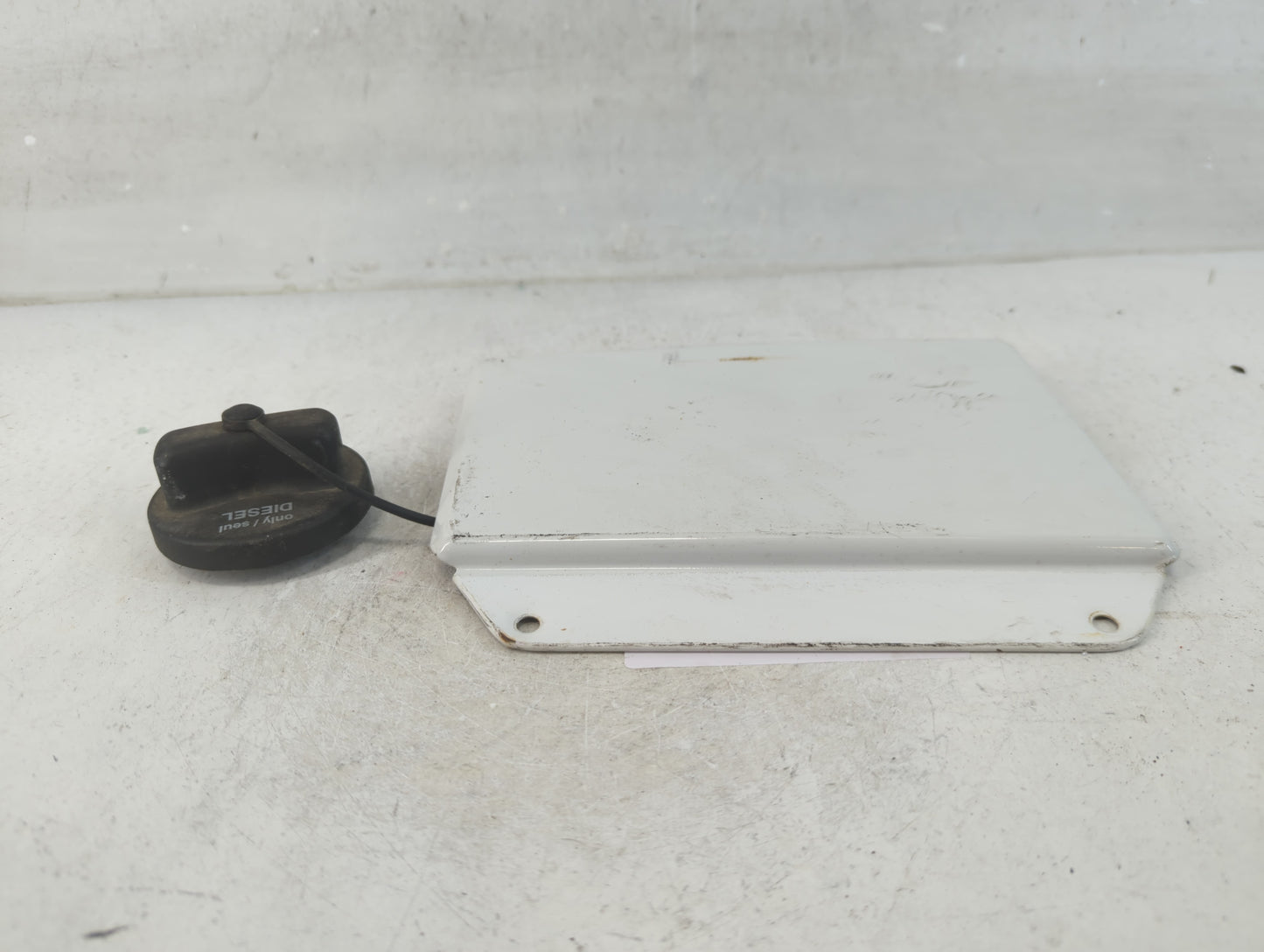 2006 Dodge Sprinter 2500 Fuel Tank Door Lid Gas Tank - Oemusedautoparts1.com