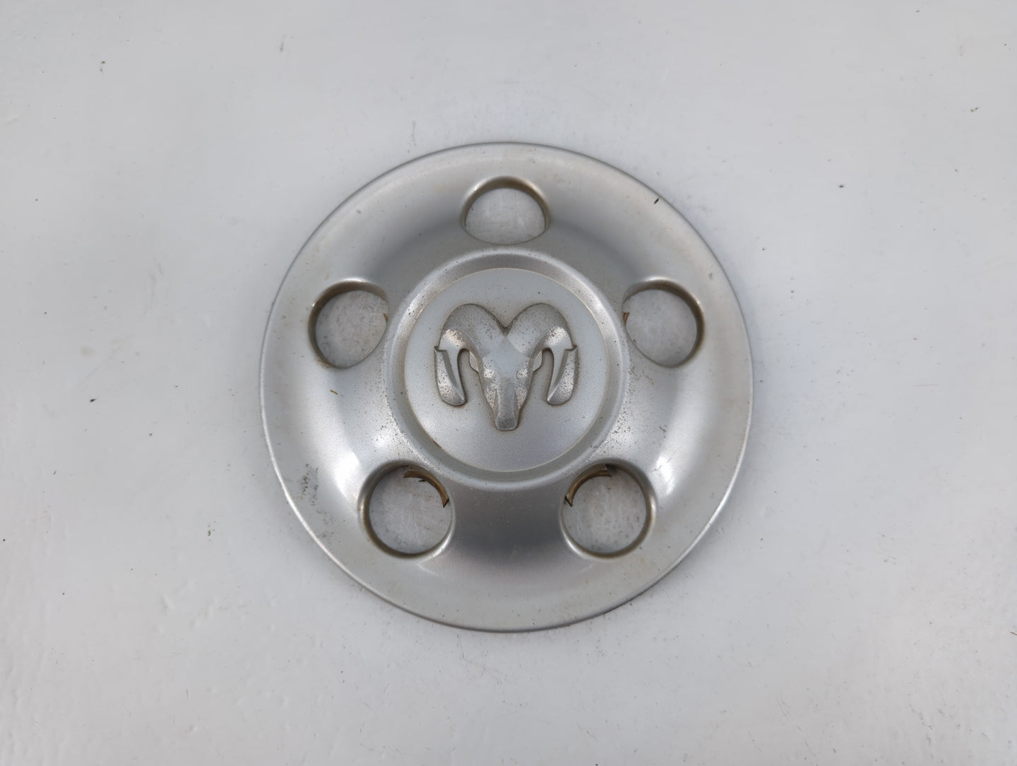 2006 Dodge Sprinter 2500 Center Cap Oem 815543 - Oemusedautoparts1.com