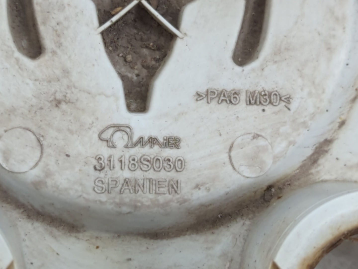 2006 Dodge Sprinter 2500 Center Cap Oem 815543 - Oemusedautoparts1.com
