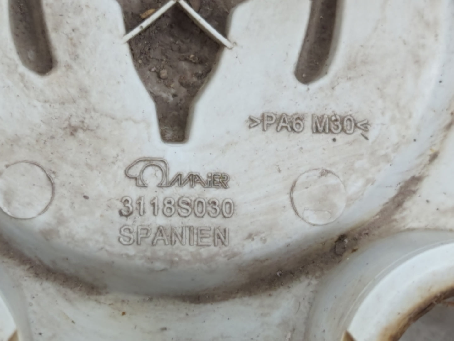 2006 Dodge Sprinter 2500 Center Cap Oem 815543 - Oemusedautoparts1.com