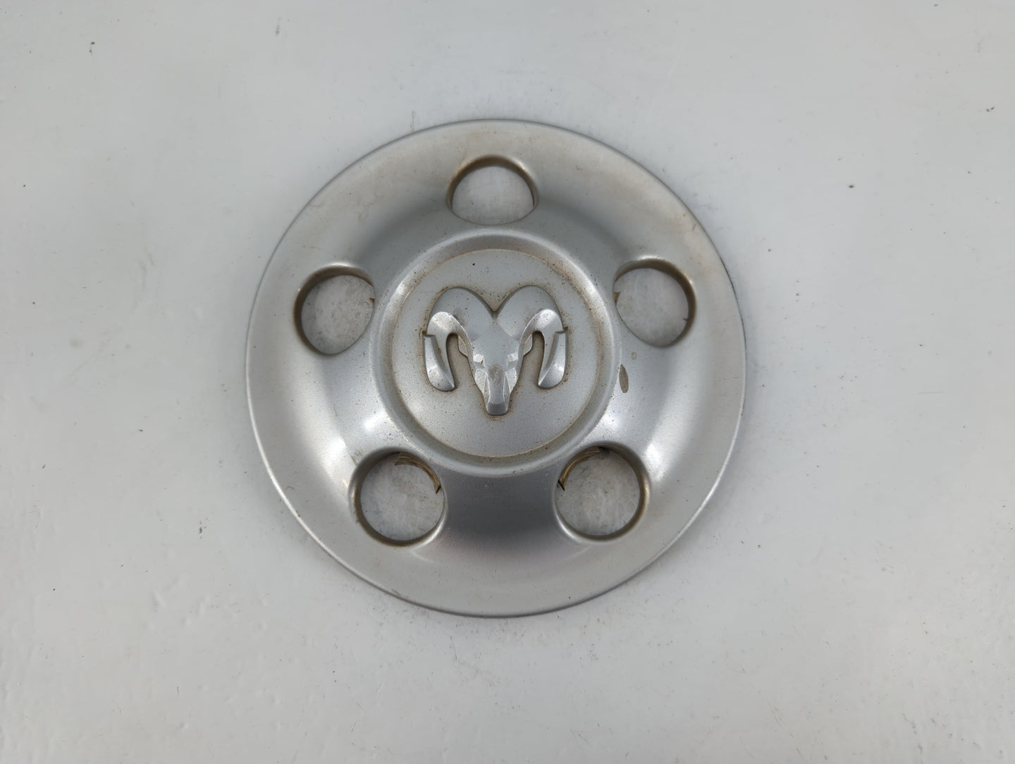 2006 Dodge Sprinter 2500 Center Cap Oem 885538 - Oemusedautoparts1.com