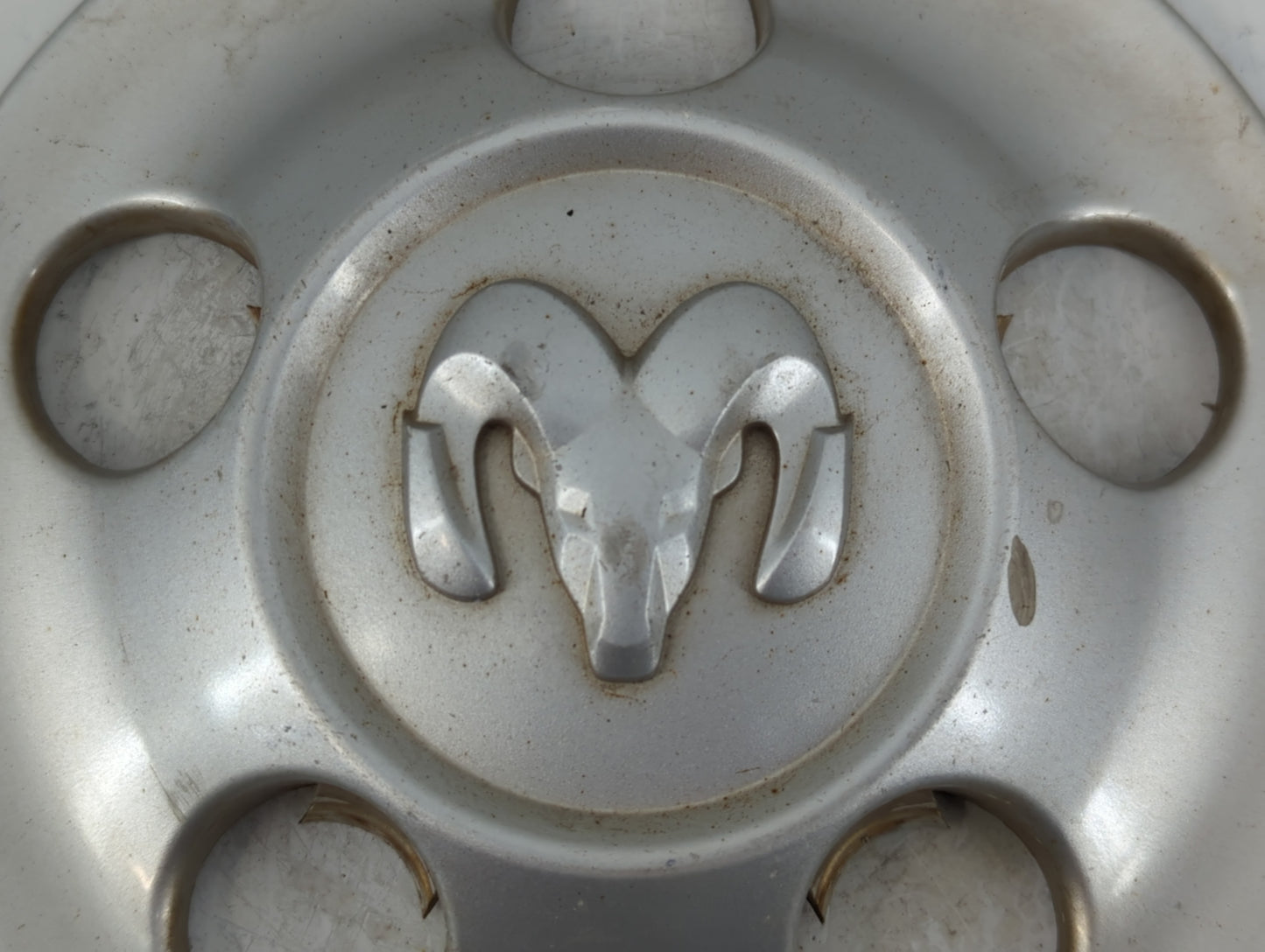 2006 Dodge Sprinter 2500 Center Cap Oem 885538 - Oemusedautoparts1.com