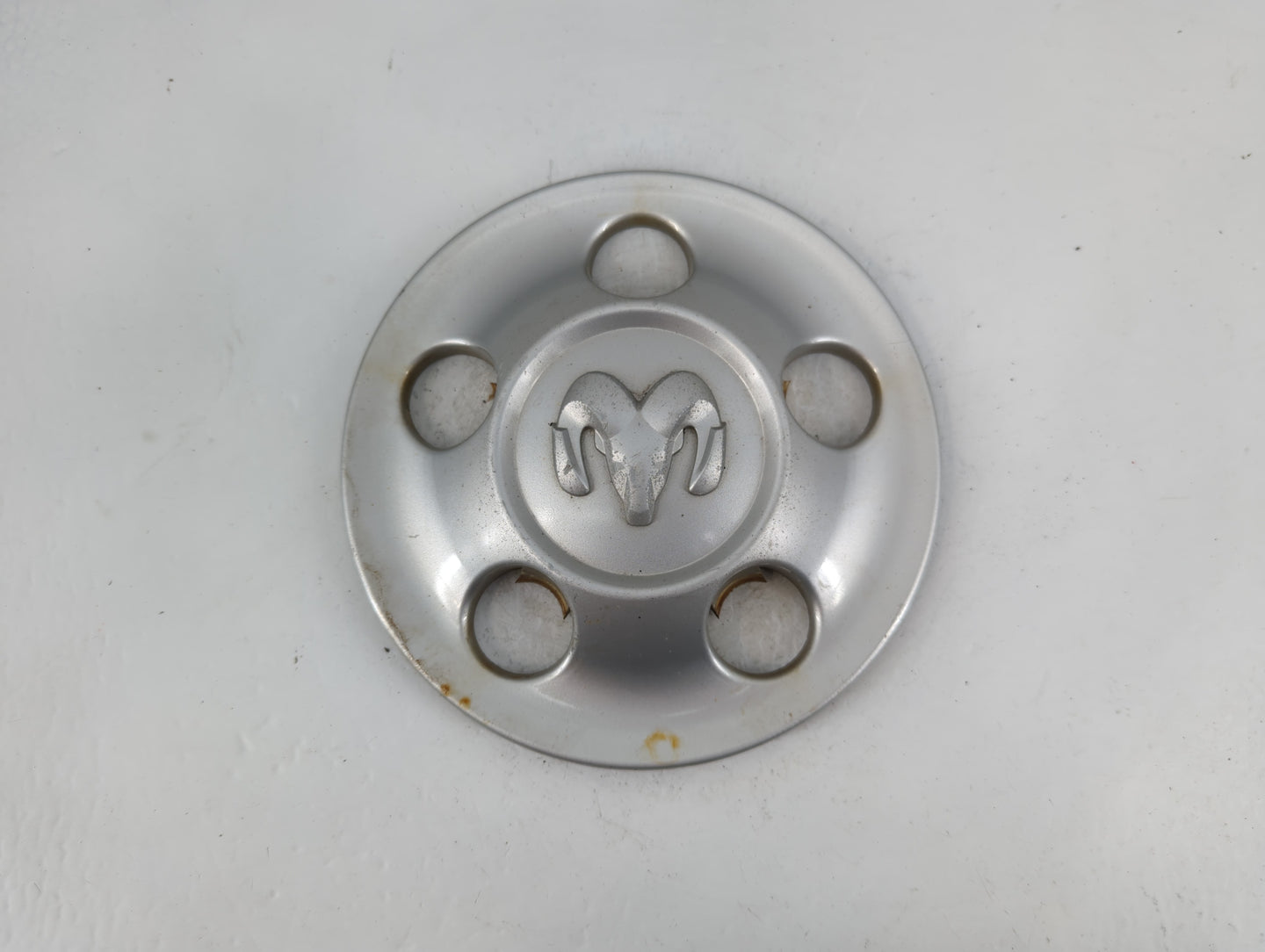 2006 Dodge Sprinter 2500 Center Cap Oem 885539 - Oemusedautoparts1.com