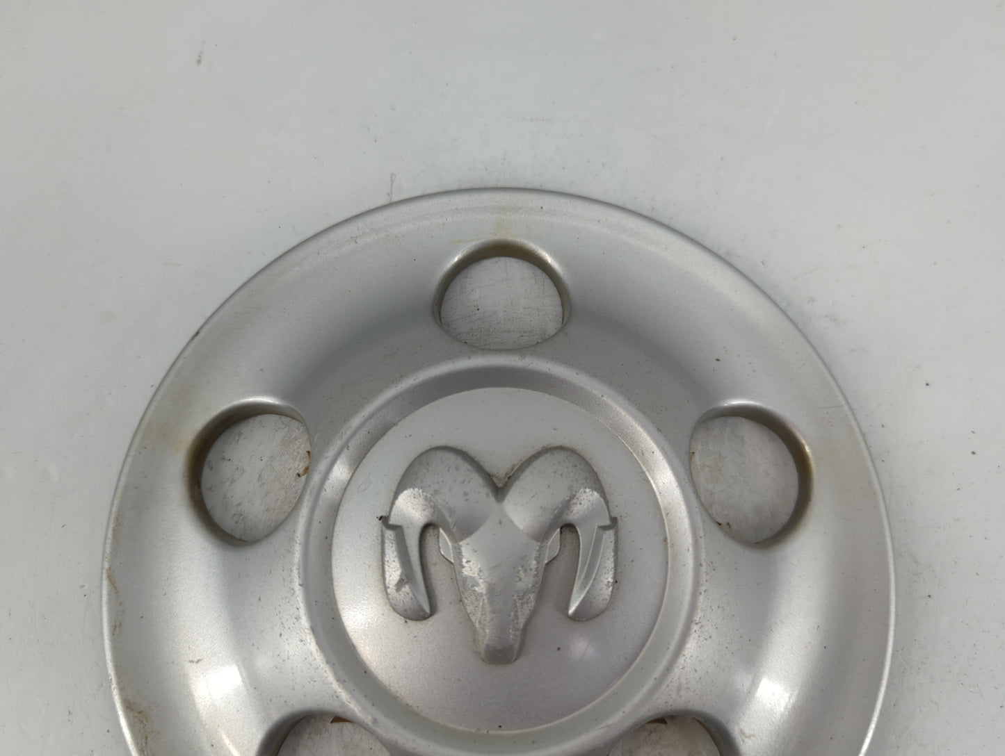 2006 Dodge Sprinter 2500 Center Cap Oem 885539 - Oemusedautoparts1.com