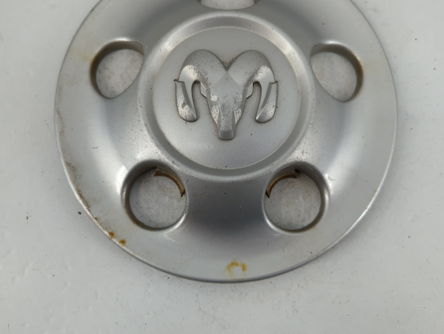 2006 Dodge Sprinter 2500 Center Cap Oem 885539 - Oemusedautoparts1.com