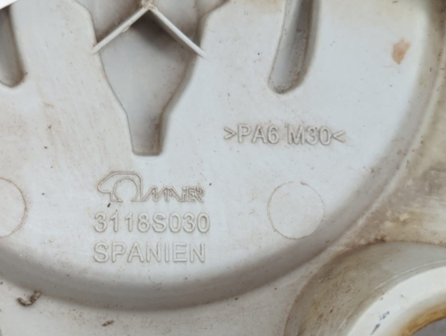 2006 Dodge Sprinter 2500 Center Cap Oem 885539 - Oemusedautoparts1.com