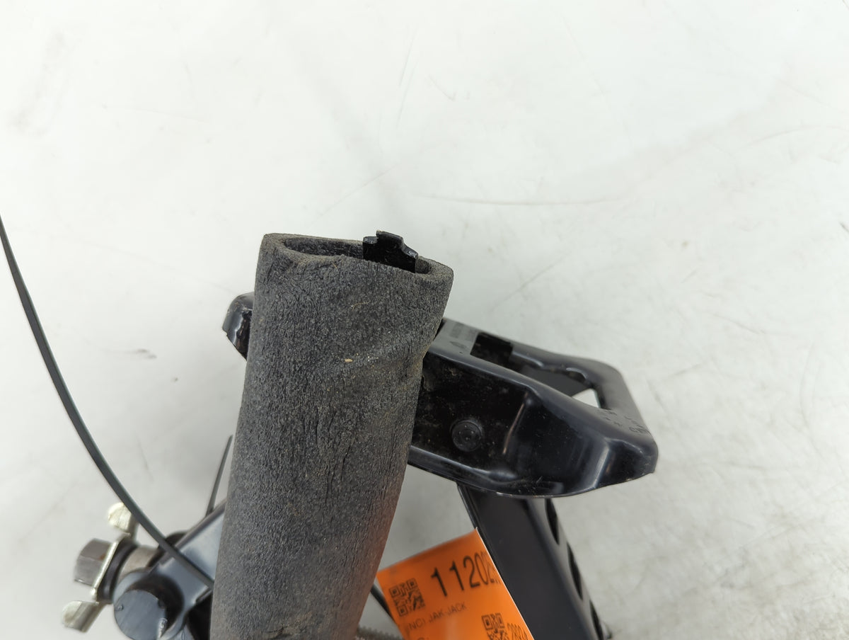 2006 Dodge Stratus Spare Scissor Car Jack - Oemusedautoparts1.com