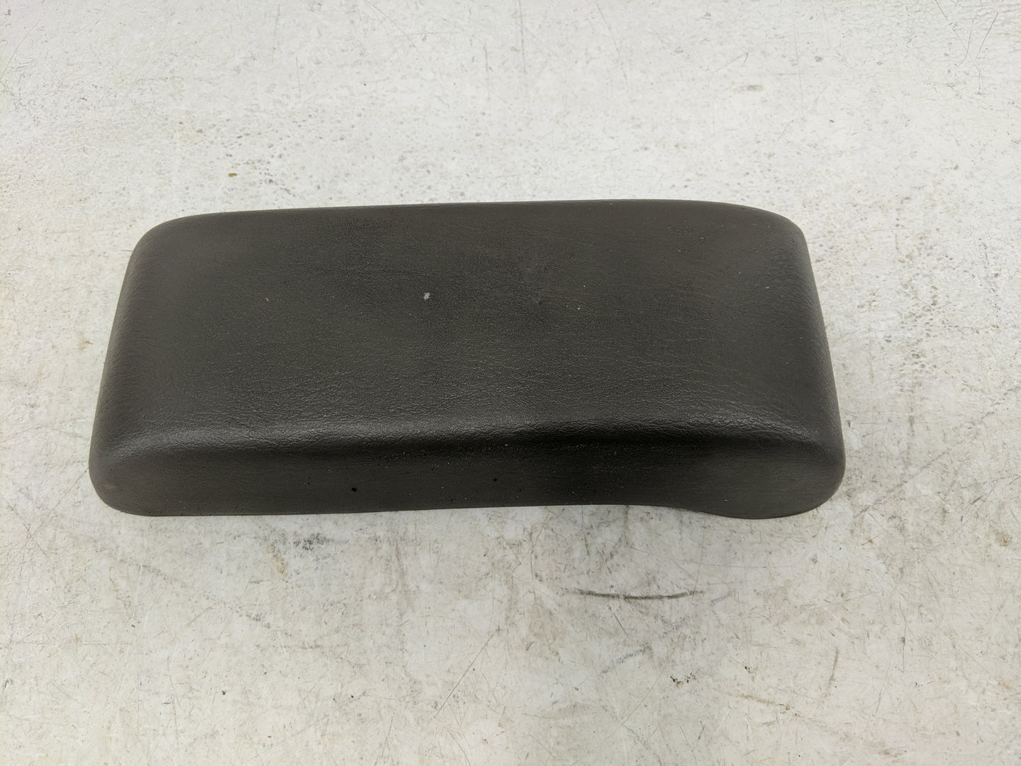 2005-2006 Dodge Stratus Center Console Armrest Cover Lid Fits Fits 2005 2006 OEM Used Auto Parts - Oemusedautoparts1.com